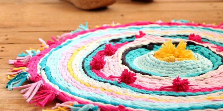 Old T Shirt Rug On A Hula Hoop