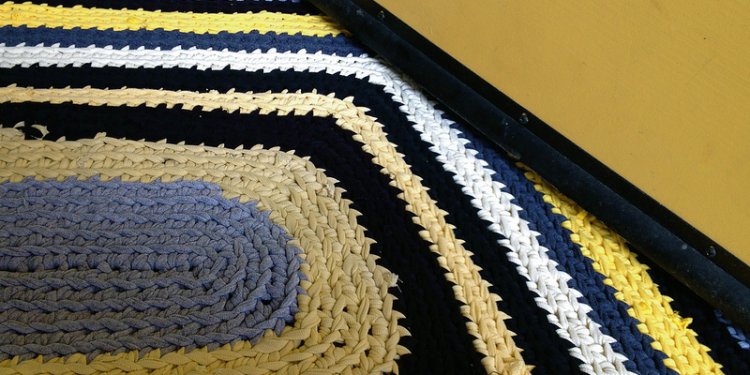 T-shirt yarn rug