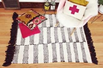 Do-it-yourself hand-woven rug