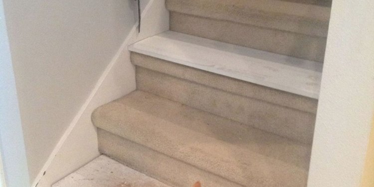 DIY carpet stairs