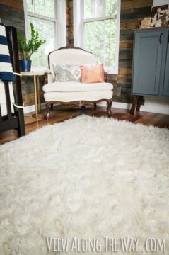 how_to_make_a_diy_faux_fur_rug-526x789